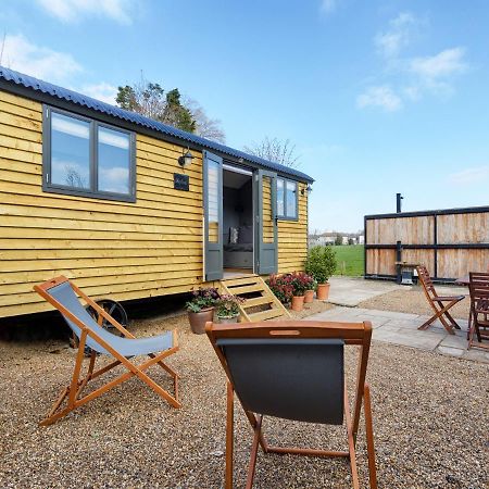 Pass The Keys Whitstable Shepherds Hut Minutes From The Harbour Exterior foto