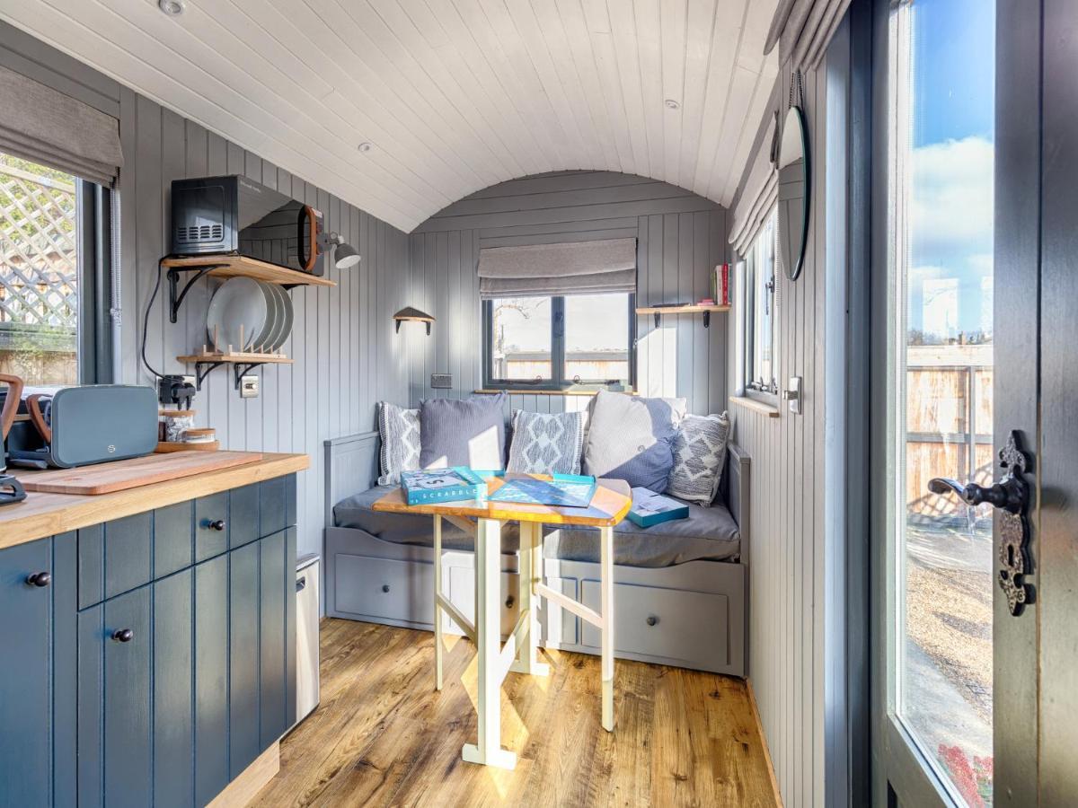 Pass The Keys Whitstable Shepherds Hut Minutes From The Harbour Villa Exterior foto